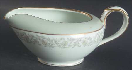 Chartres Creamer