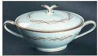 Laurel Sugar and Lid