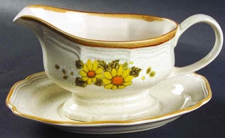 Sunnyside Gravy Boat and Stand
