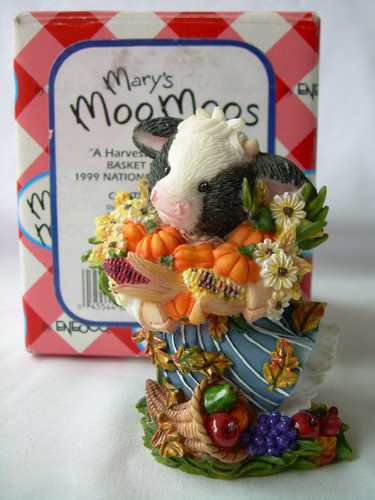 A Harvest Of Friends - Mary's Moo Moos - Enesco