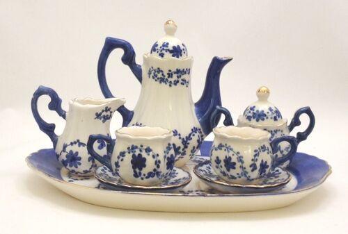 Porcelain Teaset   Large Garland Blue  Teaset