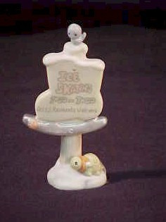 Sugartown Ice Skating Sign Precious Moments Enesco