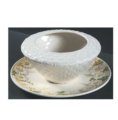 Sculptured Daisy Gravy Boat and Stand