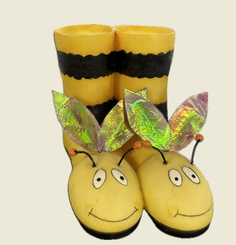 Buzz Buzz Shoe Shoo Willow Hall Collectible Shoe