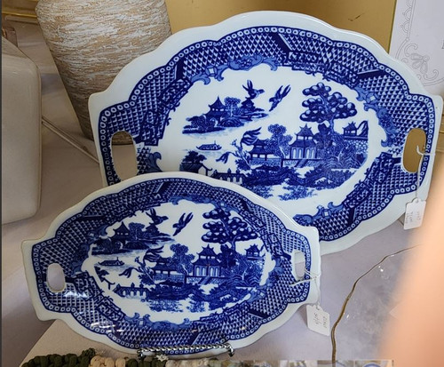 Set of 2 Blue and White Platters
