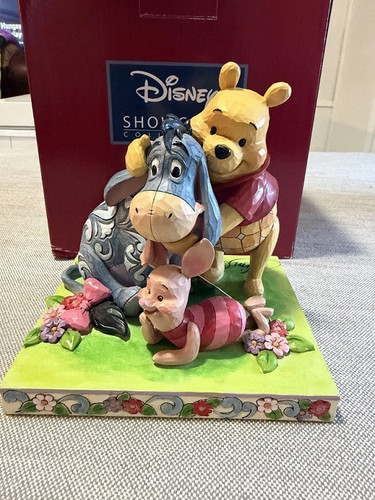 Pooh with Friends - Pooh Disney Traditions