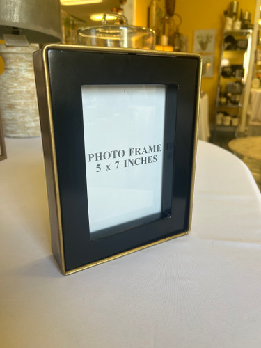 GOLD-BLACK FRAME