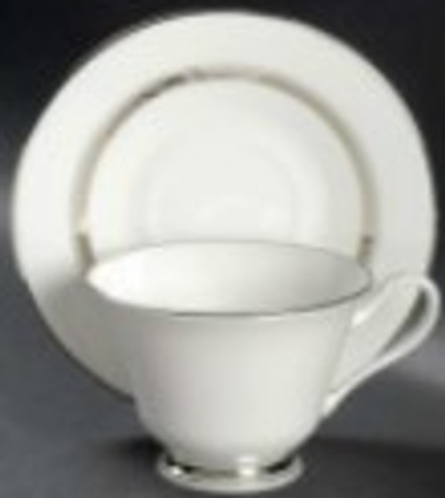 Lexington Oxford Cup And Sauce