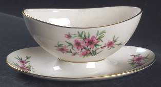 Peachtree Gravy Boat and Stand