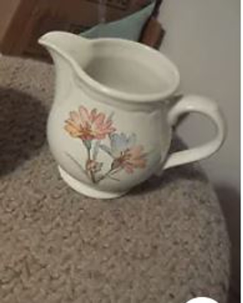 Springlike Noritake Creamer