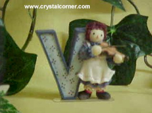 Raggedy Ann And Andy Letter V