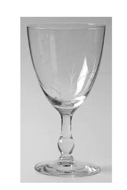 Winterberry Imperial Water Goblet Winterberry Imperial Water Goblet