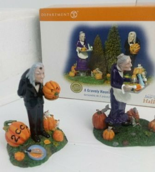 A Gravely Haunting 2004 Halloween  Department 56