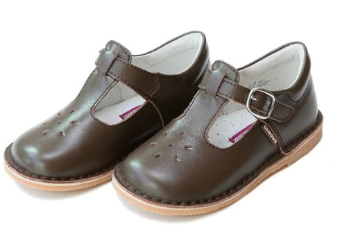 Joy Brown Size 12 LAmour Shoes