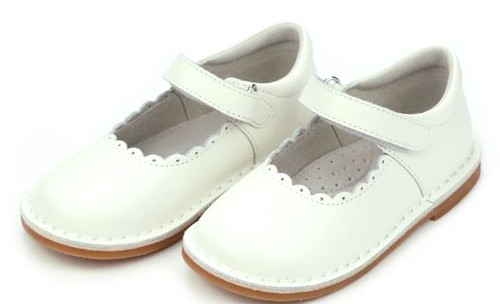 Caitlin Scalloped Off White Size 5 LAmour Shoes