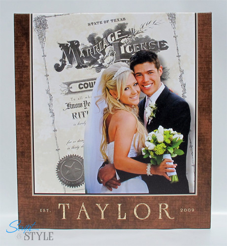 Wedding picture & marriage license sign