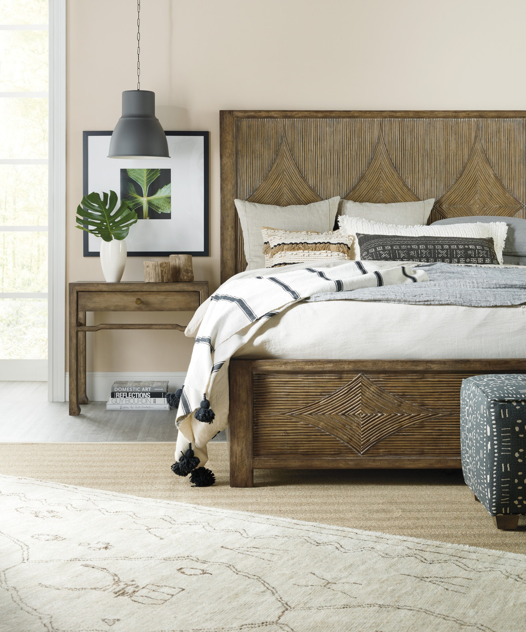 Hooker Furniture Sundance Panel Bed - Thumbnail 3