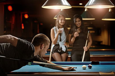  Tips for Holiday Fun with Pool and Classic Table Games