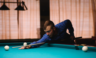 What Pro Players Are Using for Cues and Pool Tables