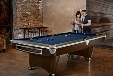 How Do You Create a Summer Game Room With a Pool Table?