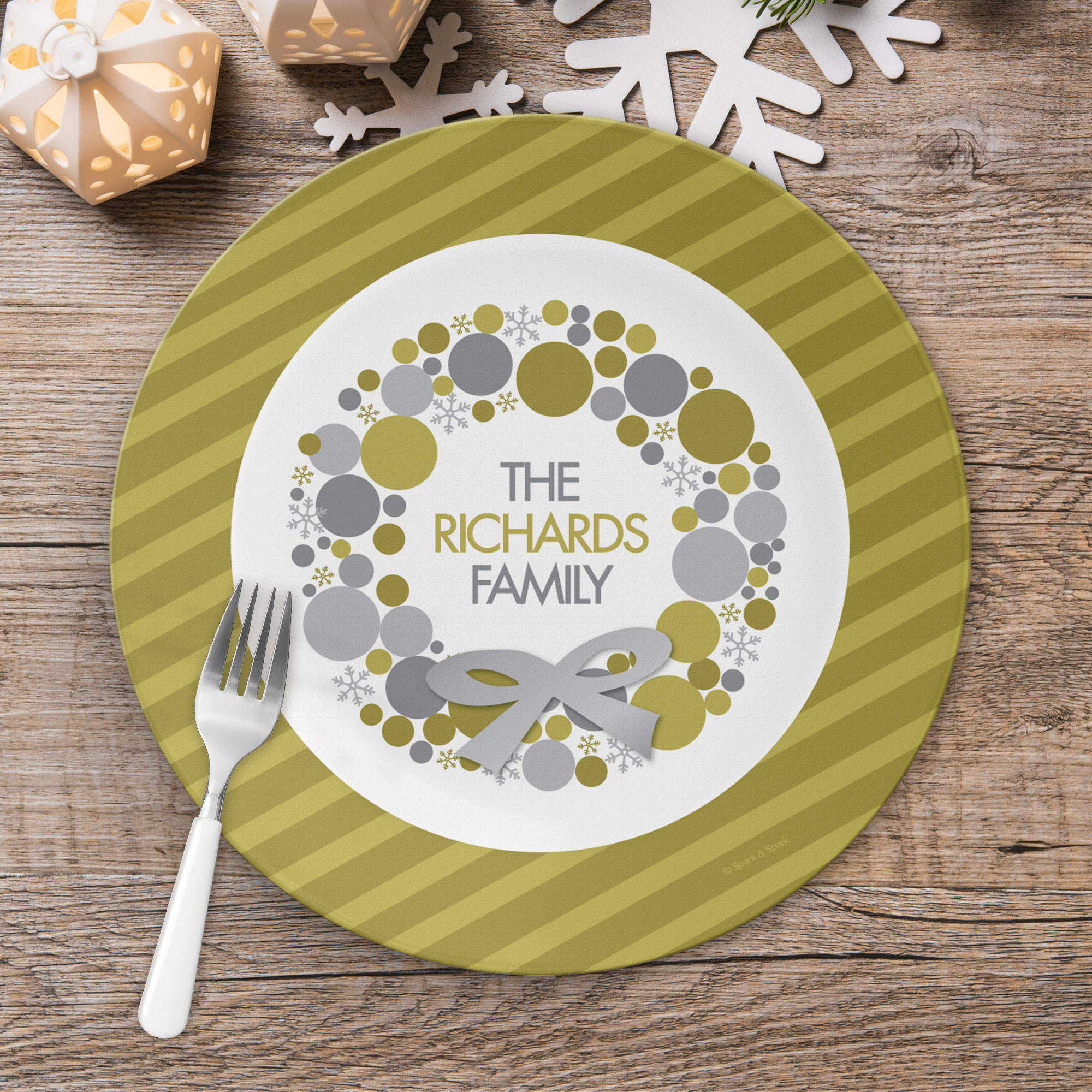 A Golden Xmas Wreath Personalized Christmas plates