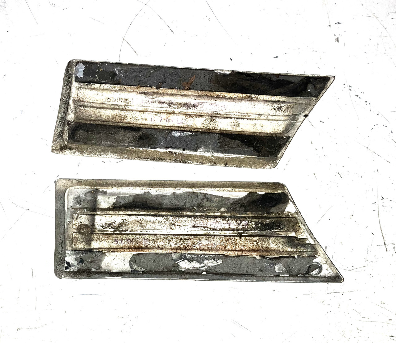 1GA Eclipse Fender Trim White Pair DSM