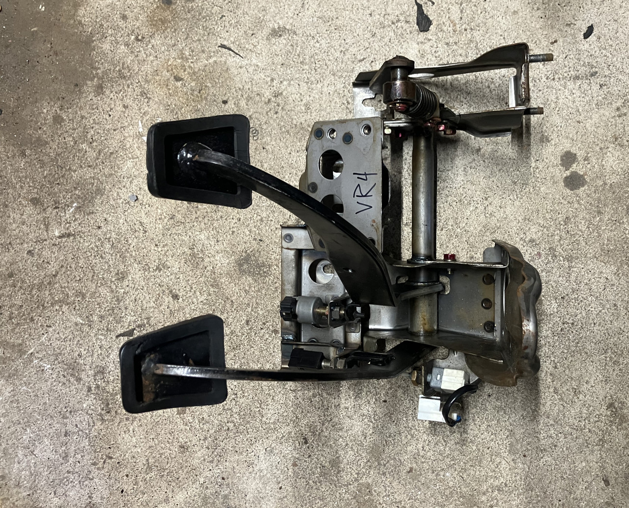 Pedal assembly Galant VR4 manual