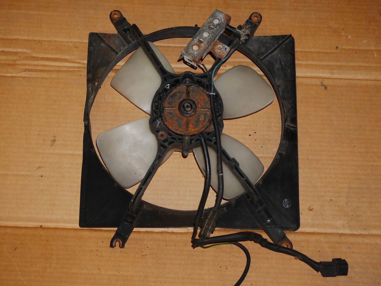 Radiator fan Galant VR4