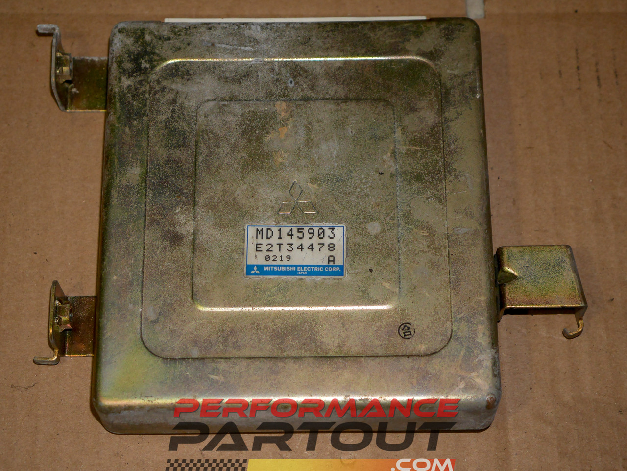 ECU 1990 Turbo Manual MD145903