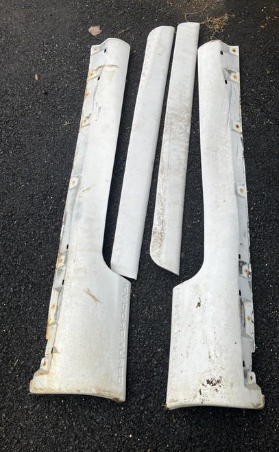 2GA Eagle Talon Twisty Door Side Skirts Set (4 pieces white)