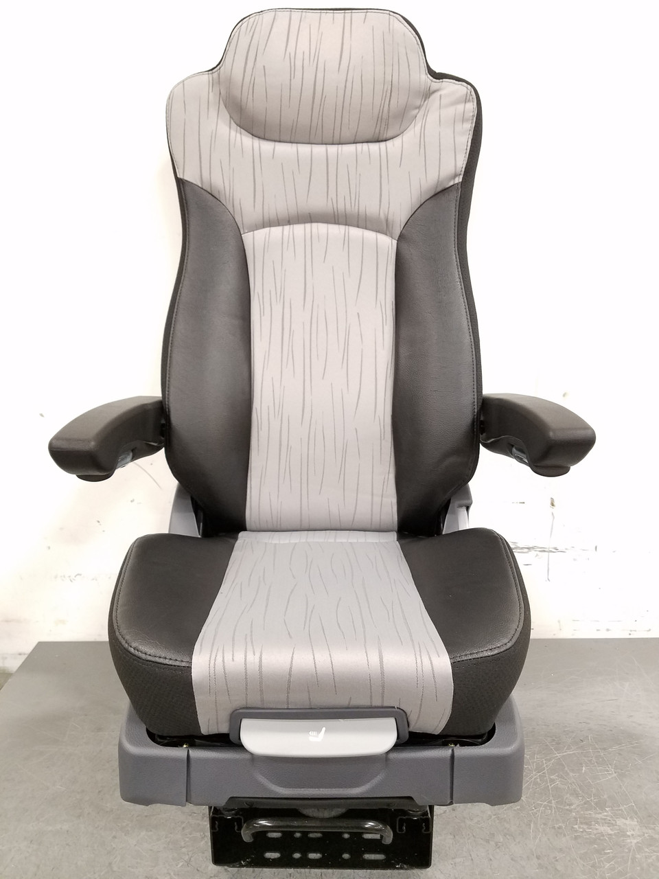 PRIME SEATING TOURING COMFORT TC200C BLACK CLOTH TWO TONE AIR RIDE TRUCK  SEAT