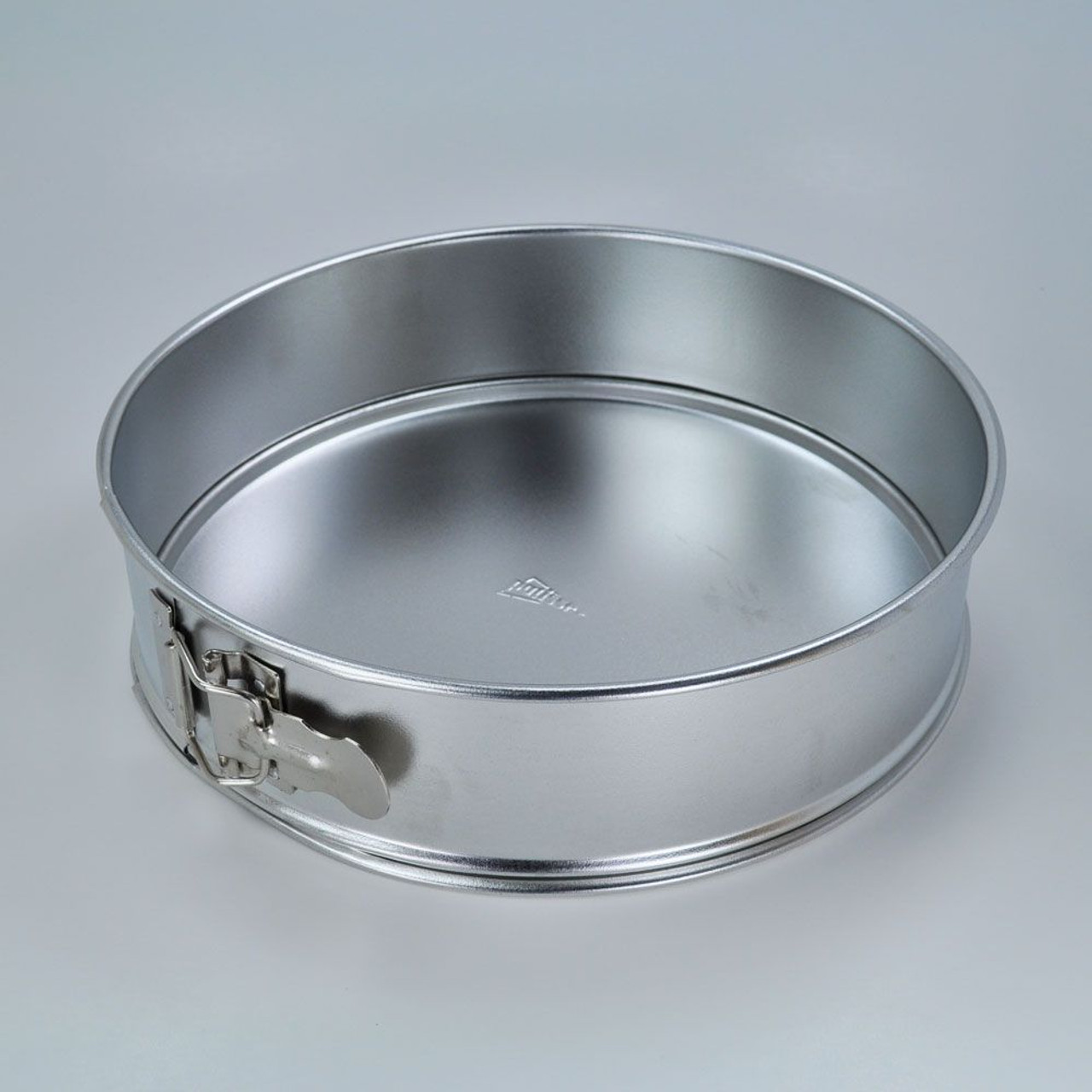 PME Loose Bottom Round Cake Pan - 9