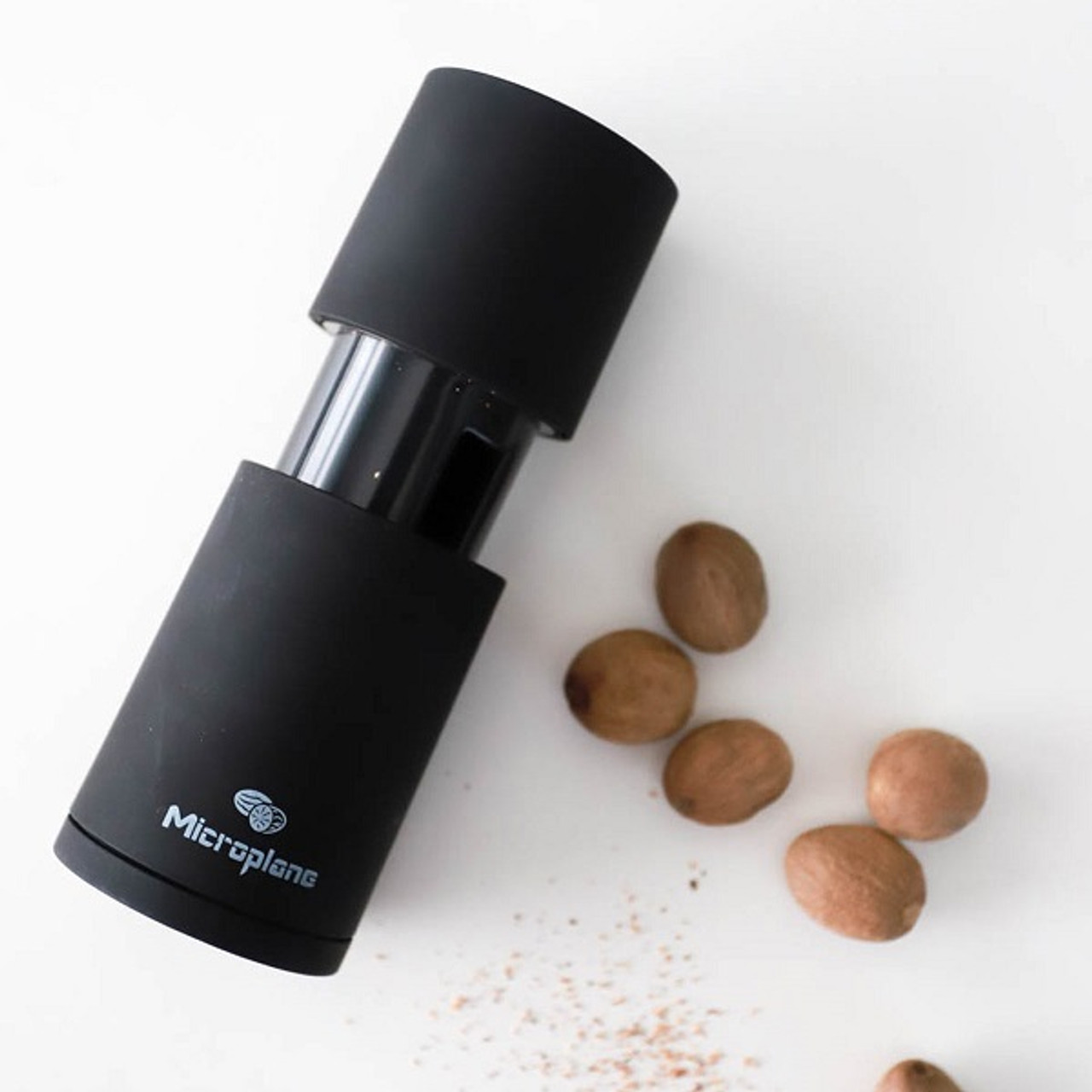  Microplane Manual Spice Mill - Cinnamon Grinder and Nutmeg  Grater (Black): Home & Kitchen