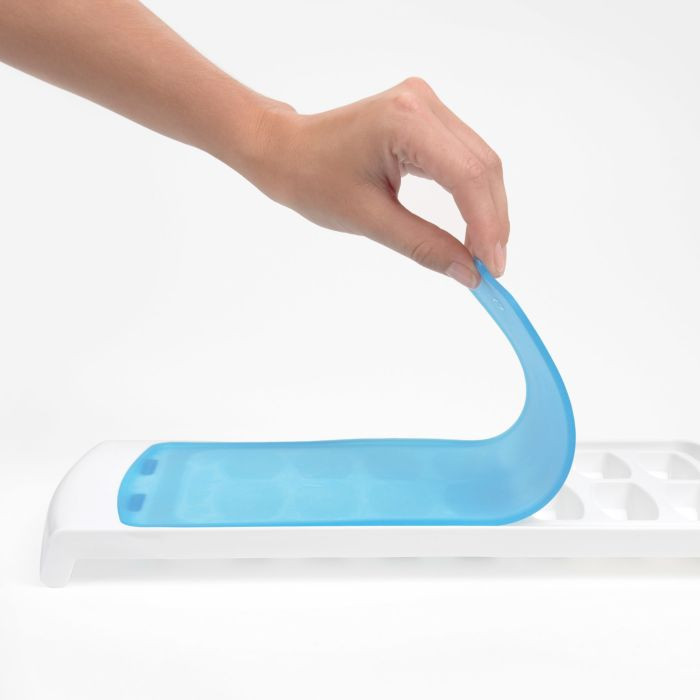 Good Grips Large Cube Silicone Ice Tray - Thumbnail 3