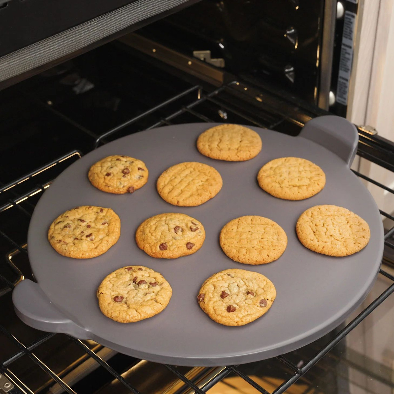 Old Stone Glazed Pizza 13" Round Stone with Handles - Thumbnail 4