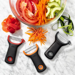  OXO Good Grips Large Vegetable Y Prep Peeler, Black : Home &  Kitchen