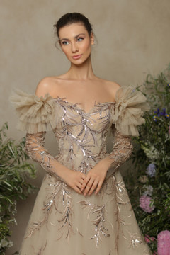 Sweetheart Long Sleeve Gown Sweetheart Long Sleeve Gown