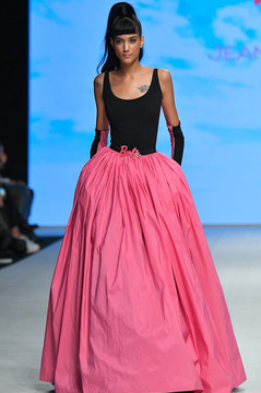 Sleeveless Taffeta Ball Gown Sleeveless Taffeta Ball Gown