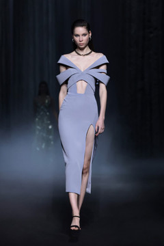 Crêpe Dress with Bow-Like Sleeves Crêpe Dress with Bow-Like Sleeves