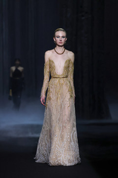 Beaded Tulle Exposed Décolleté Gown Beaded Tulle Exposed Décolleté Gown