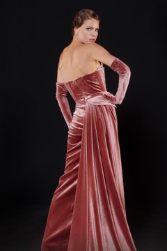 Sweetheart Strapless Slit Gown Sweetheart Strapless Slit Gown