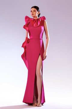 Sleeveless Organza Detailed Gown Sleeveless Organza Detailed Gown