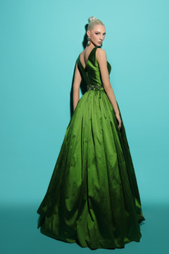 Sleeveless JAYLEEN Gown Sleeveless JAYLEEN Gown