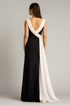 Textured Crepe Sleeveless Contrast Gown Textured Crepe Sleeveless Contrast Gown