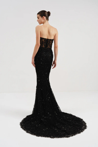 Sleeveless Sweeping Lace Gown