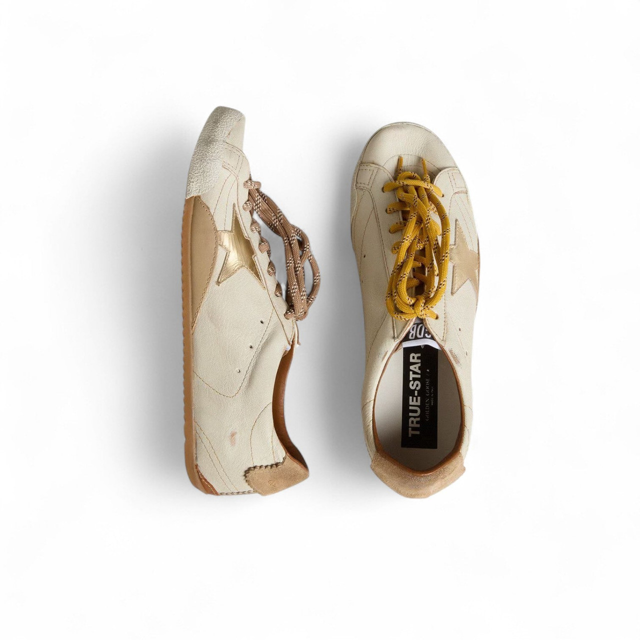 GOLDEN GOOSE TRUE-STAR SUEDE WHITE MEN SNEAKER (Ref GO-39-S-34185)