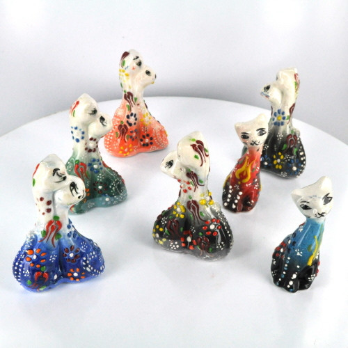 Small Nimet Porcelain Kissing Kittens (Assorted Colors & Patterns) Small Nimet Porcelain Kissing Kittens (Assorted Colors & Patterns)