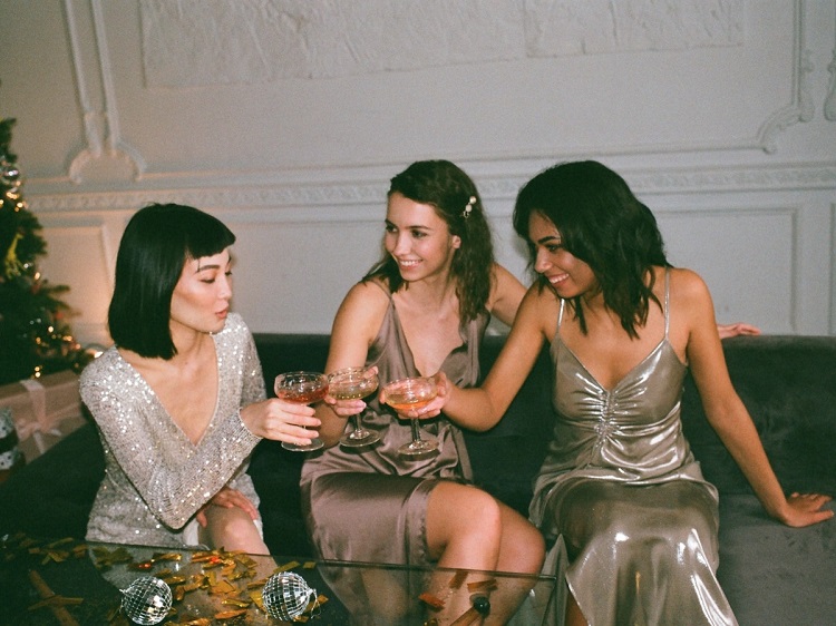 Six Easy Cocktail Recipes for the Holidays