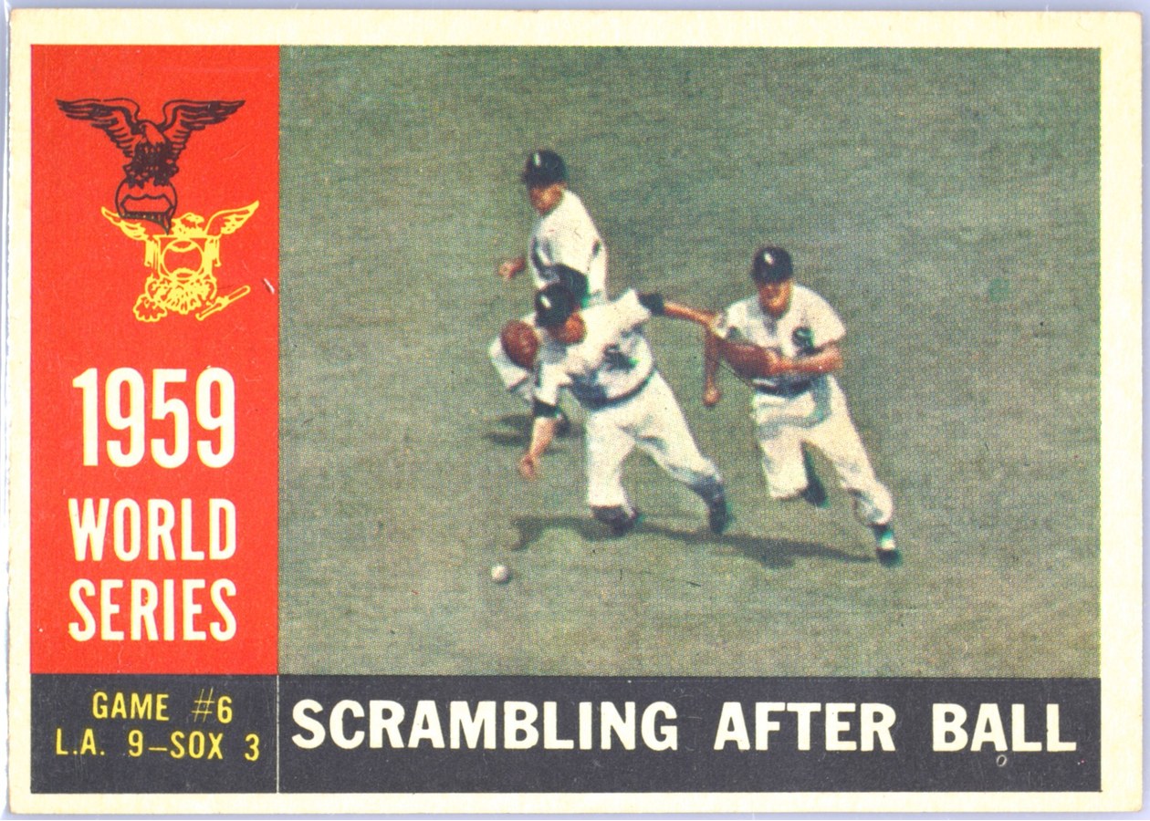 1960 Topps #390 1959 World Series Game #6 - Scrambling After Ball, Chicago White Sox