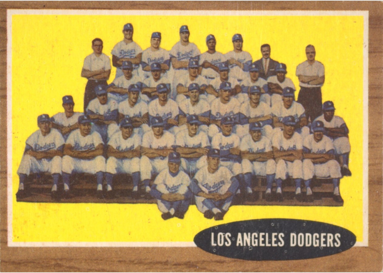 1962 Topps #43 Los Angeles Dodgers Team